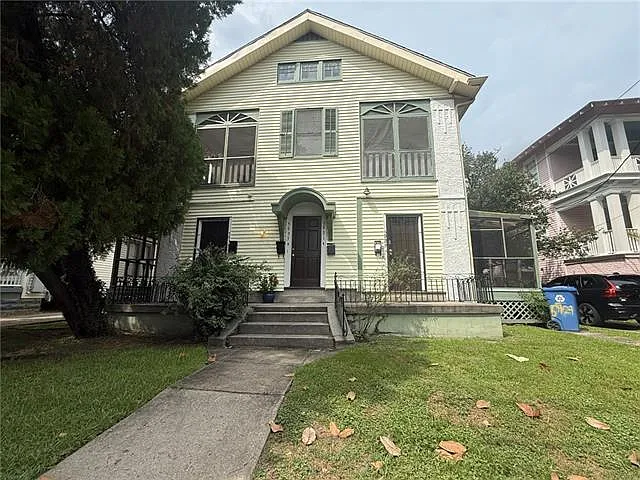 5931 Freret St