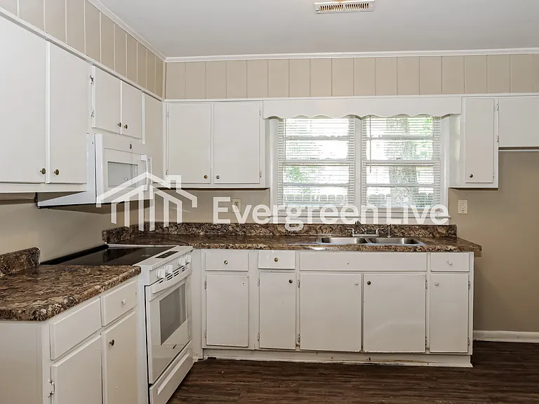 216 8th Ave SW — Photo 7