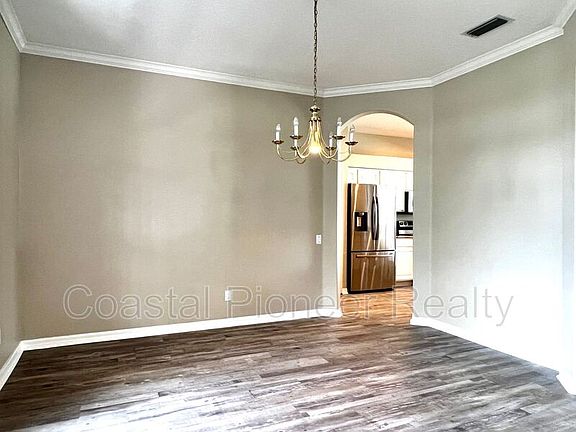 4th image of 423 Lakewood Dr