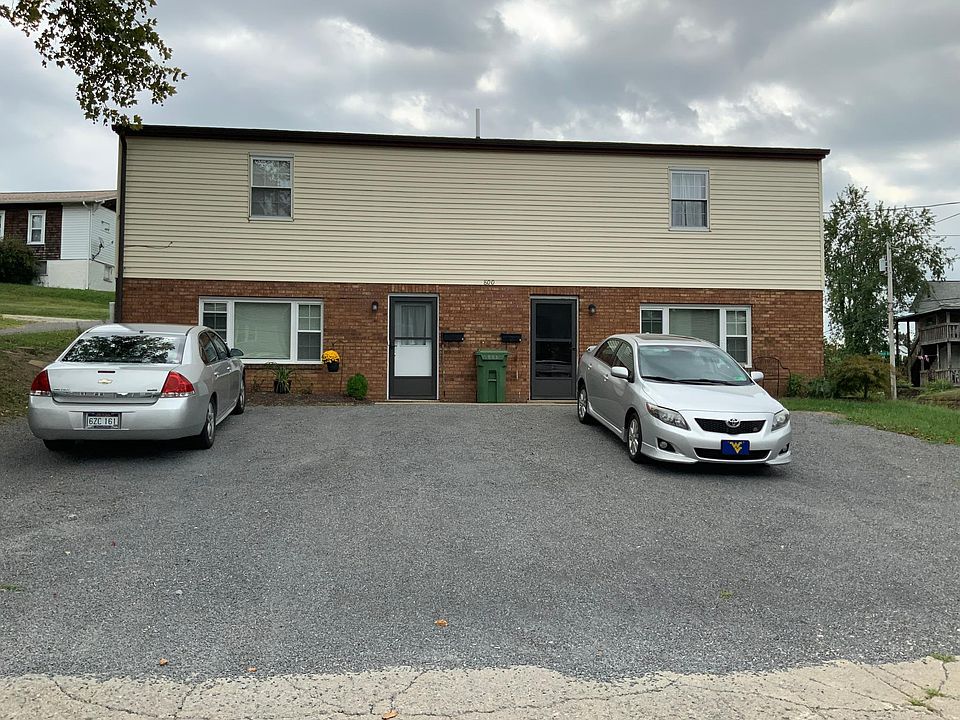 Cozy Duplex. Plenty of parking. This is Apartment B the one on your left looking at it.