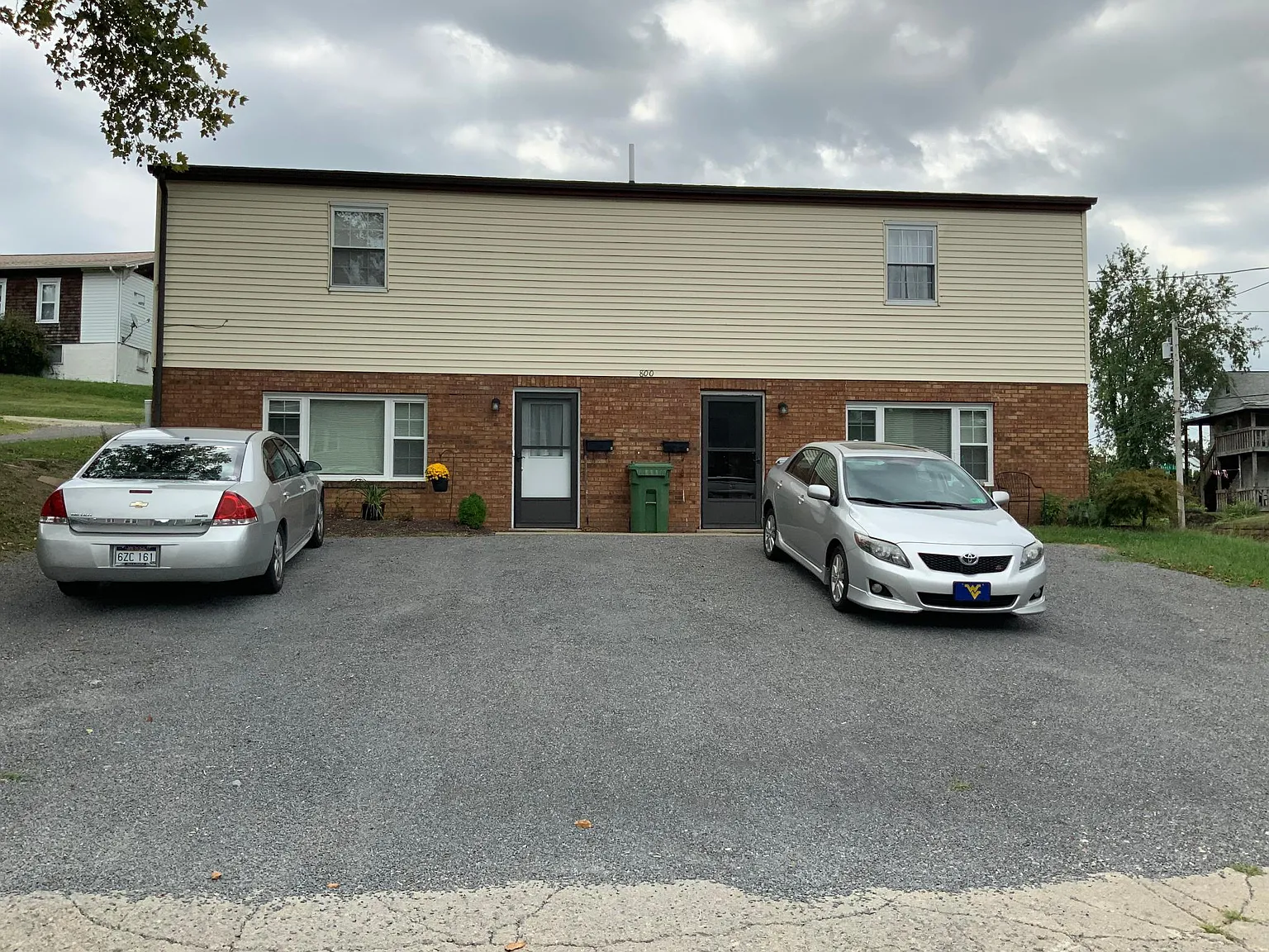 800 Charles Ave photo 1
