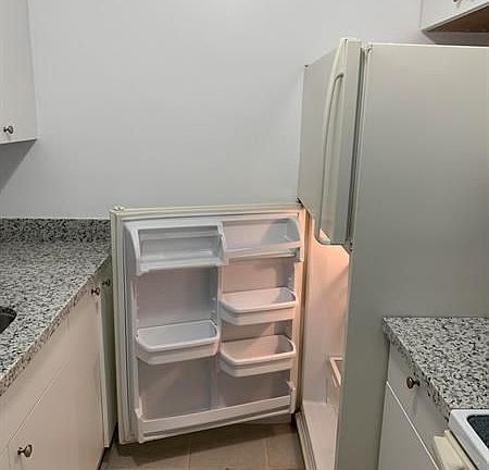 3rd image of 3915 S Flagler Dr APT 306