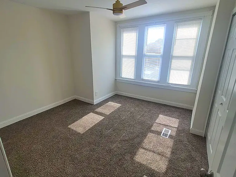 6010 N Lambert St — Photo 12
