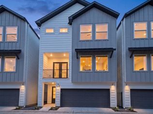 902 Kern St #B, Houston, TX 77009