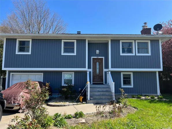 68 Wisconsin Avenue, Bay Shore, NY 11706