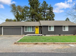 2047 SW Reindeer Ave, Redmond, OR 97756