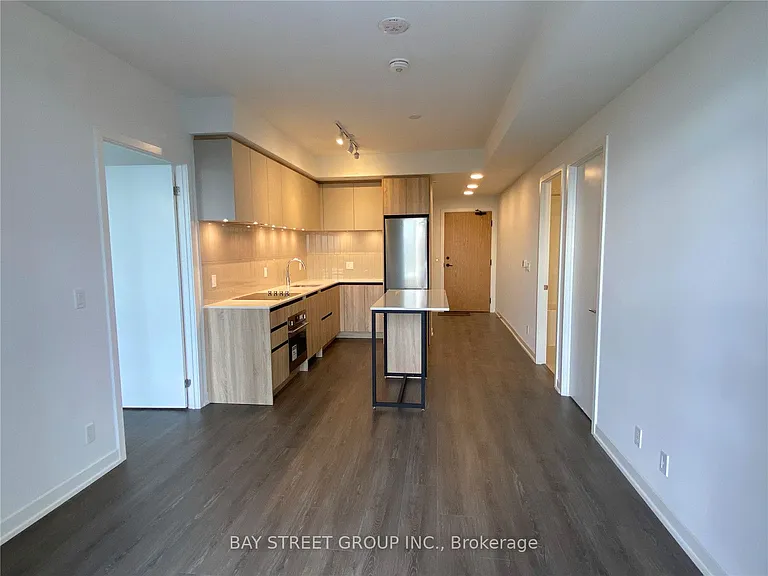 7950 Bathurst St #2002 — Photo 12