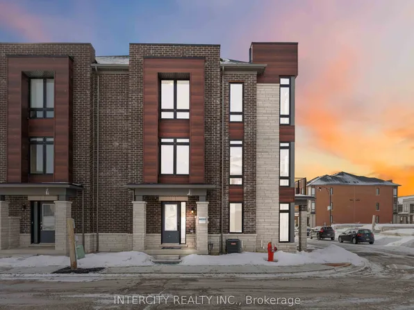 43 Griffith St, Aurora, ON L4G 0C5