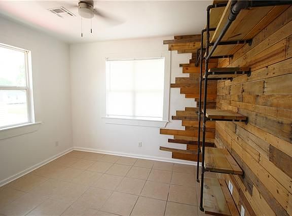 4th image of 2509 Dreux Ave