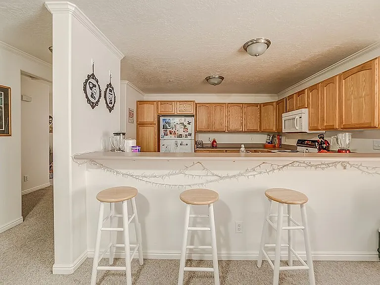 551 N 200 E #307 — Photo 3