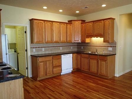 3rd image of 578 Garden Grove Ct