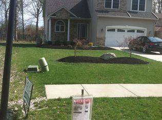 2028 Lloyd Court Dr, Wickliffe, OH 44092