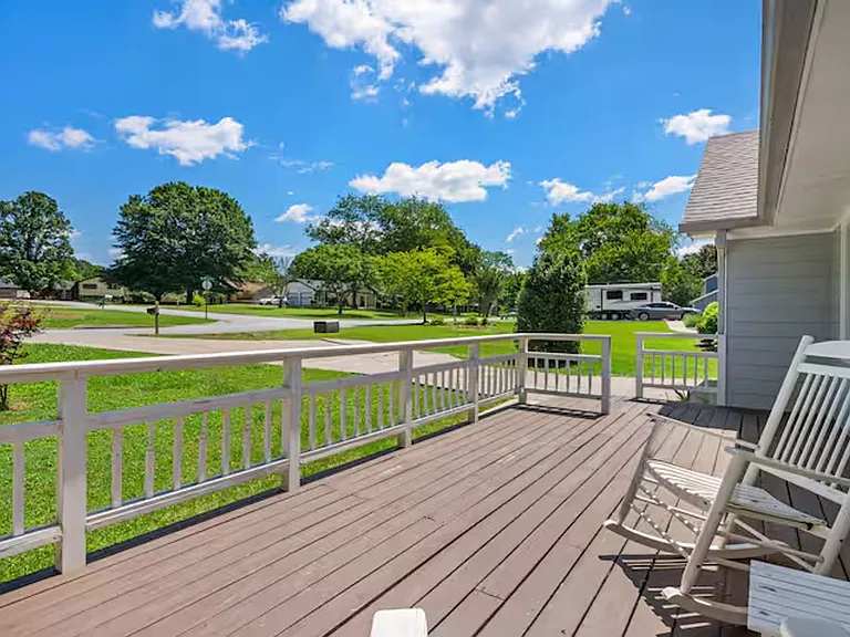 493 Greg Dr SW — Photo 42