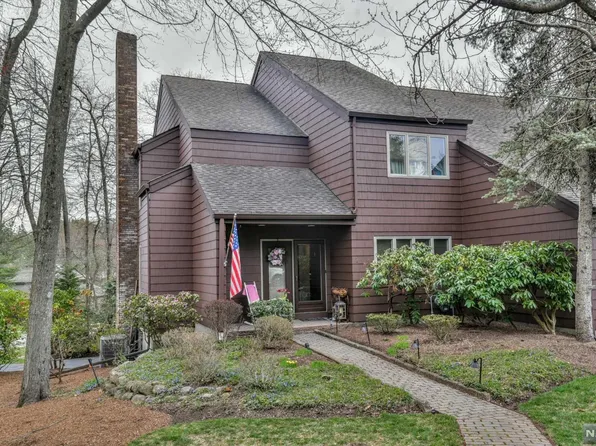 1 S Bayard Ln #1, Mahwah, NJ 07430