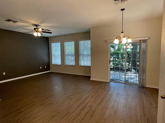 4th image of 646 51st Ave N