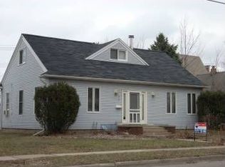 212 W Sibley St, Howell, MI 48843