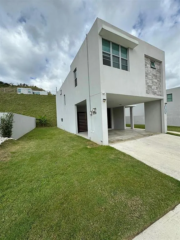 4 bed, 2.5 bath, 1800 sqft, $2,300 — Photo 1