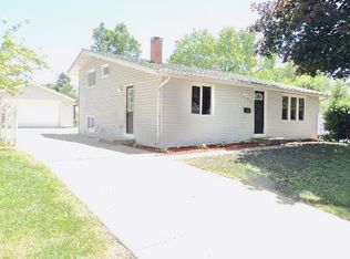 329 Tee Ln, Carpentersville, IL 60110