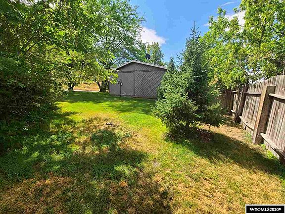 5th image of 340 Hobbit Hole Dr
