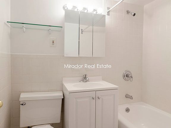 5th image of 85 E 10th St APT K