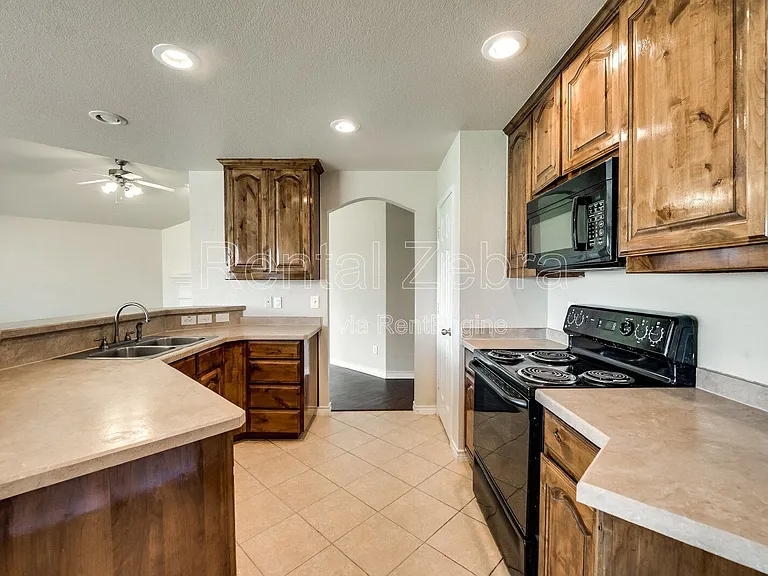 4216 Summersweet Ln — Photo 6