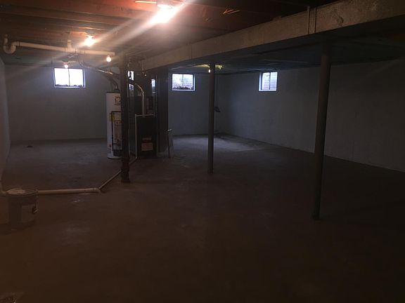 5th image of 807 W 39th St N