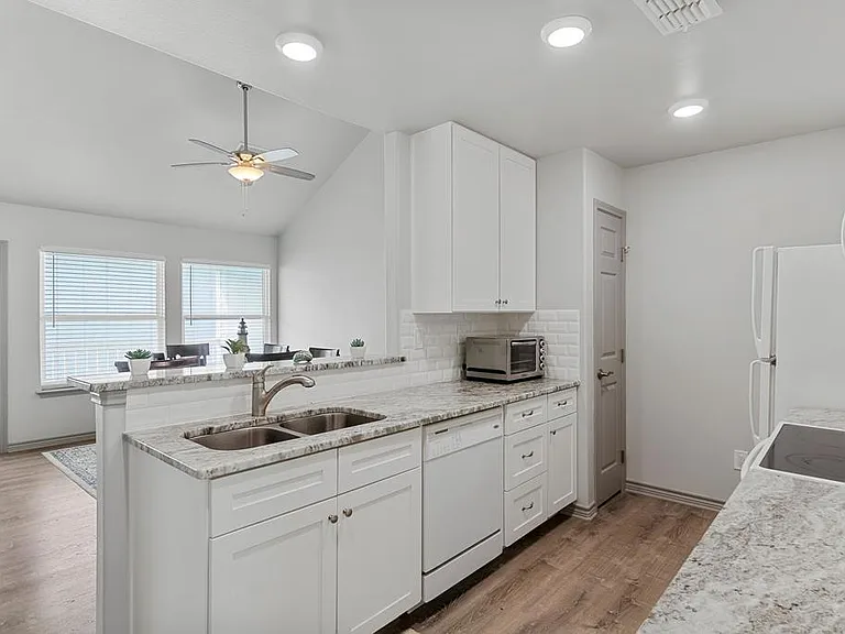 3441 Loop 1781 #B6 — Photo 11