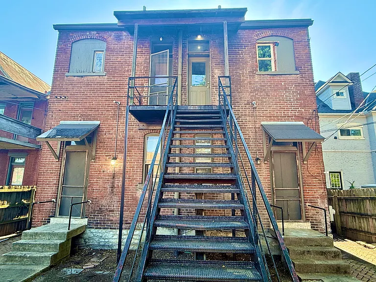 250 S 18th St #1/2 — Photo 19