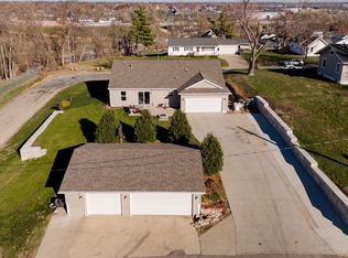 1371 19th Ave SW, Cedar Rapids, IA 52404