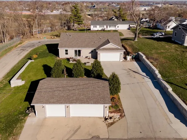 1371 19th Ave SW, Cedar Rapids, IA 52404
