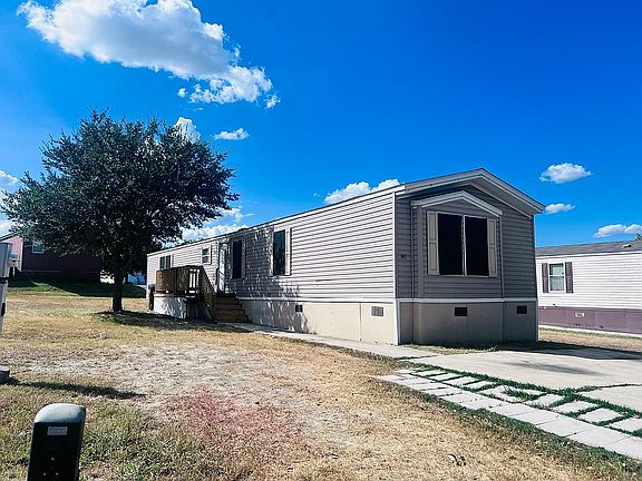 3rd image of 141 Coventry Cove Dr