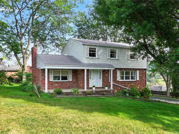 218 Skyline Dr, Belle Vernon, PA 15012