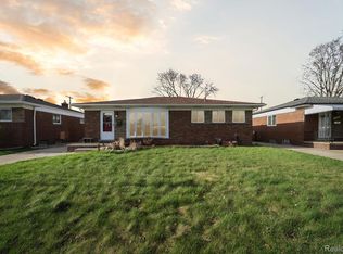 18011 Airport Rd, Fraser, MI 48026