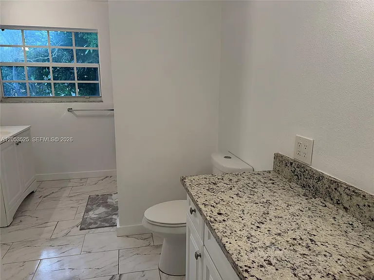 1425 NE 56th St #5 — Photo 19