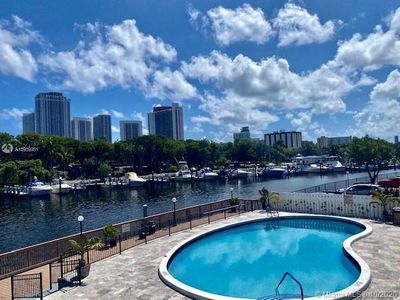 300 Diplomat Pkwy APT 218, Hallandale Beach, FL, 33009