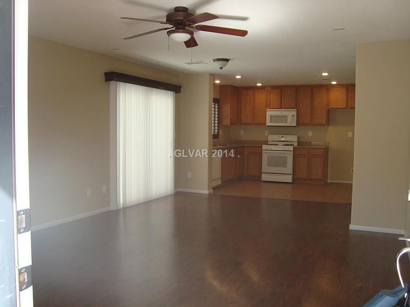 2nd image of 584 Beckton Park Ave