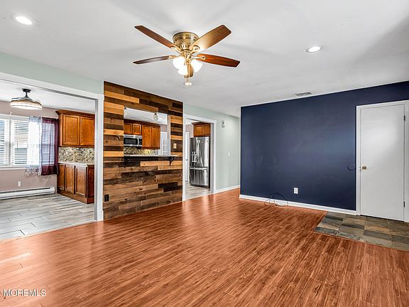5th image of 925 Tiller Avenue