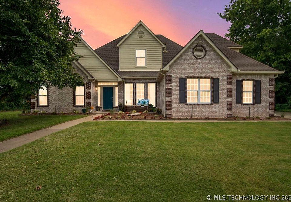 1st image of 25262 Rosewood Dr