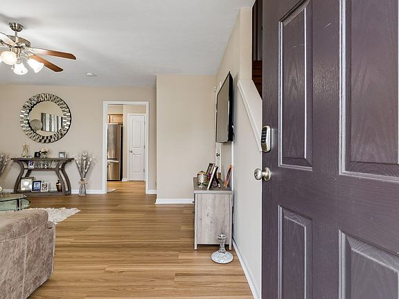 5th image of 1005 Cheryl Ln