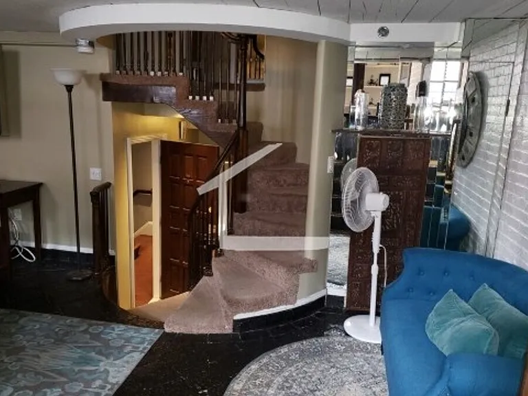 113 Beacon St — Photo 4