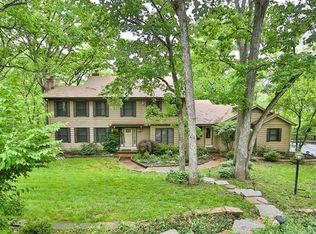 2201 Ridgley Woods Dr, Chesterfield, MO 63005