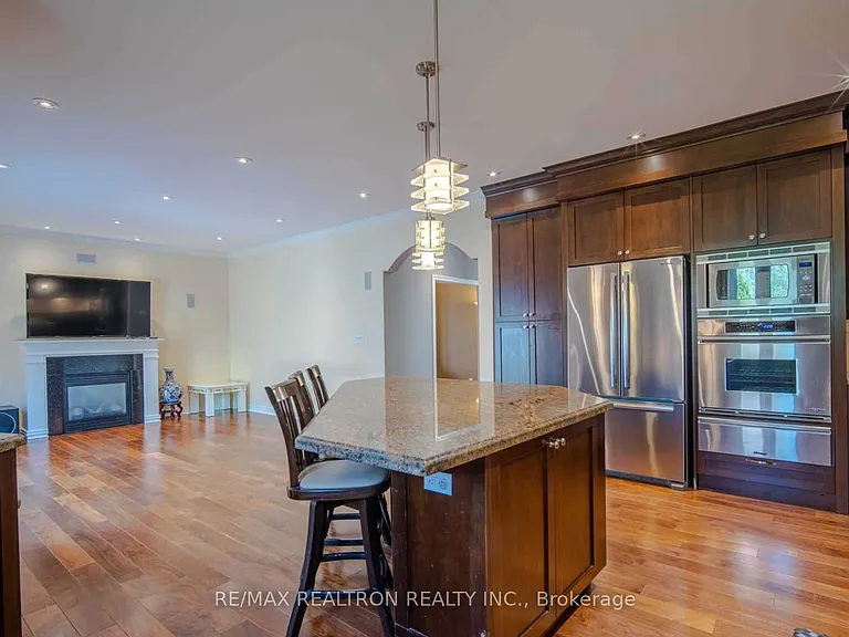 18 Ravine Edge Dr — Photo 7