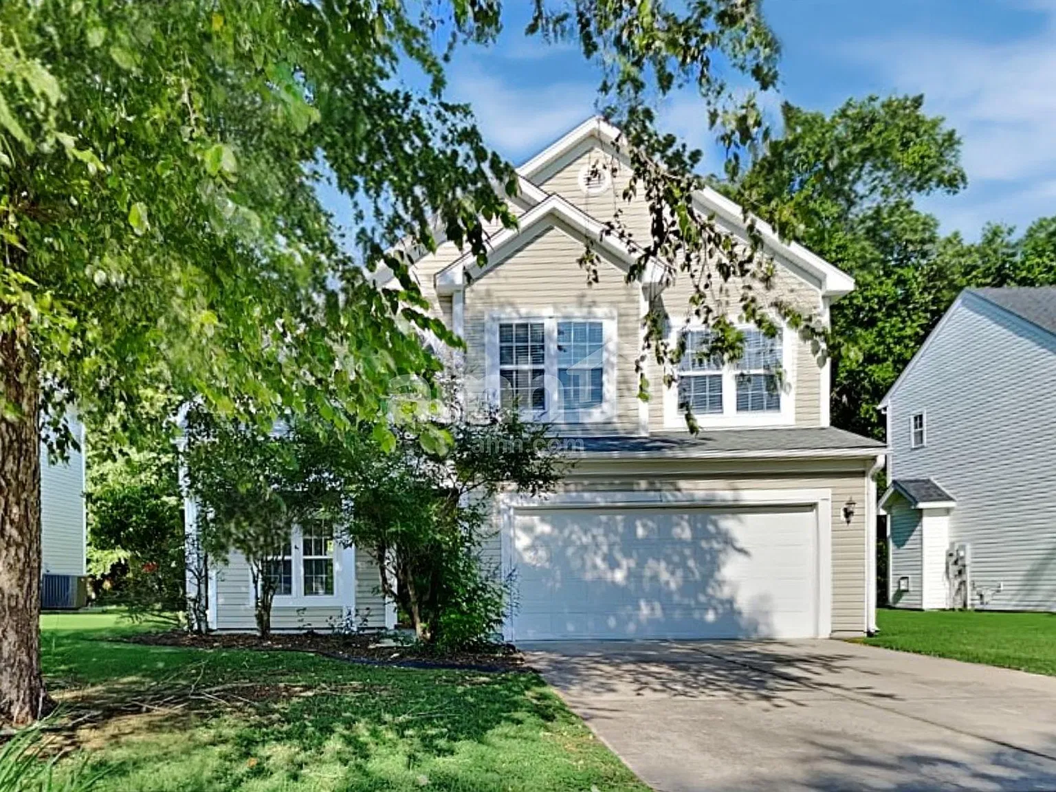 4 bed, 2.5 bath, 1798 sqft, $2,385 — Photo 1