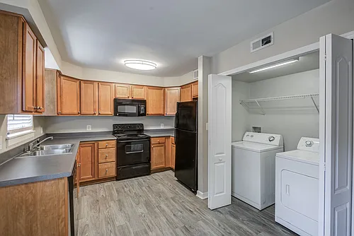 Maple Bay Apartment Townhomes Photo 1