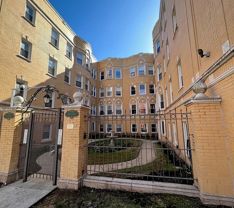 1st image of 7411 N Hoyne Ave APT 2