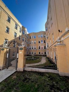 7411 N Hoyne Ave APT 2, Chicago, IL, 60645