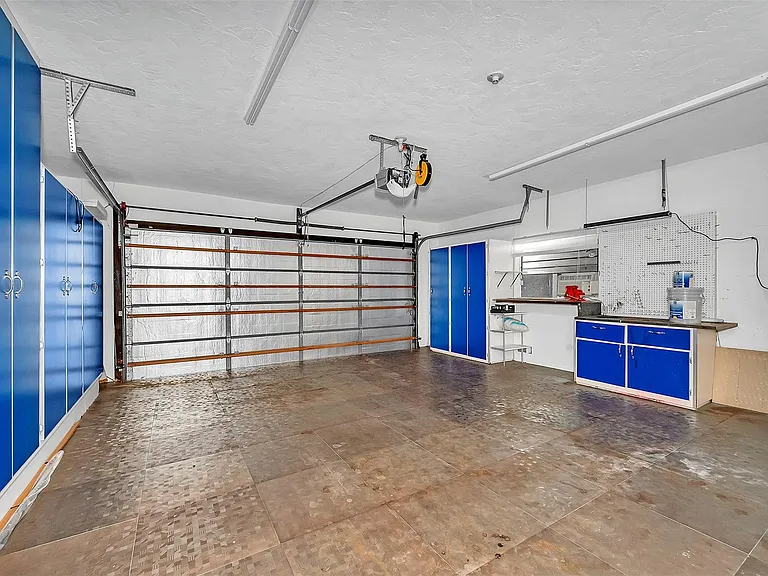 2427 Sea Island Dr — Photo 35