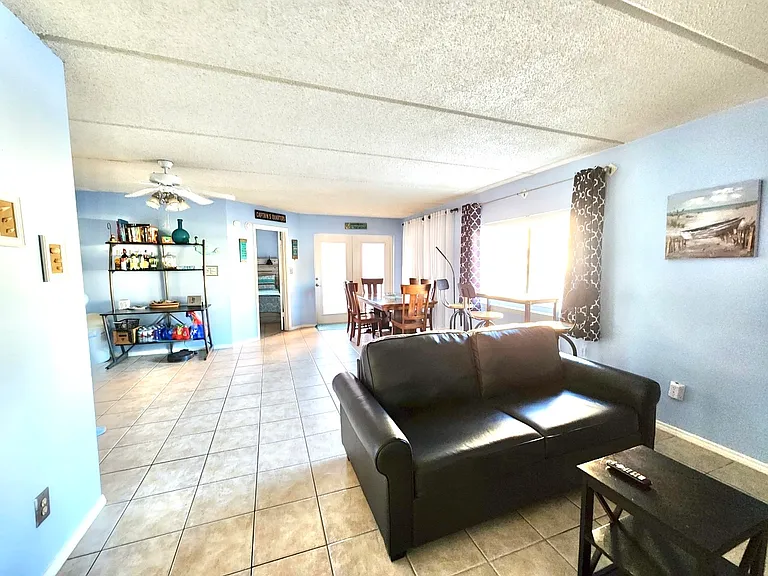 132 E Gardenia St #1 — Photo 10