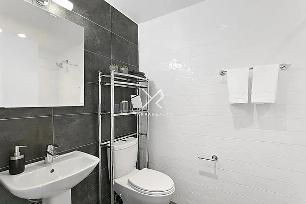 Rented by Yaffa Realty LLC | media 2