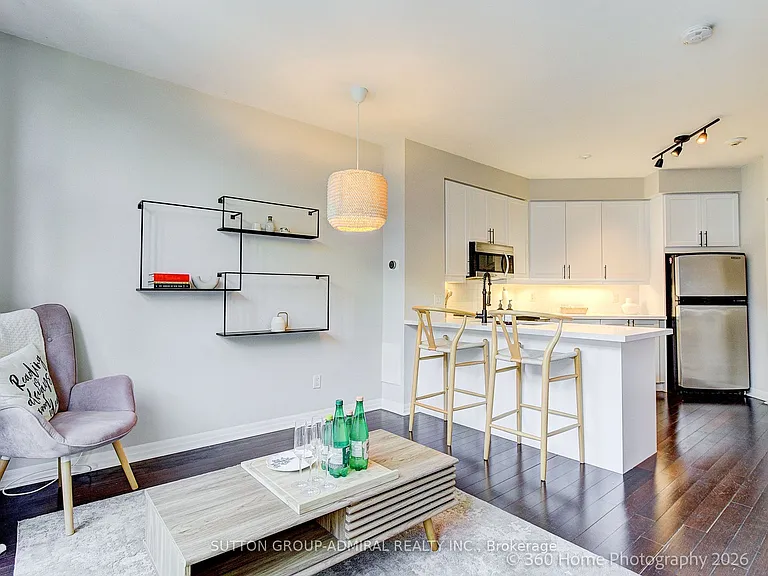901 Queen St W #208 — Photo 2